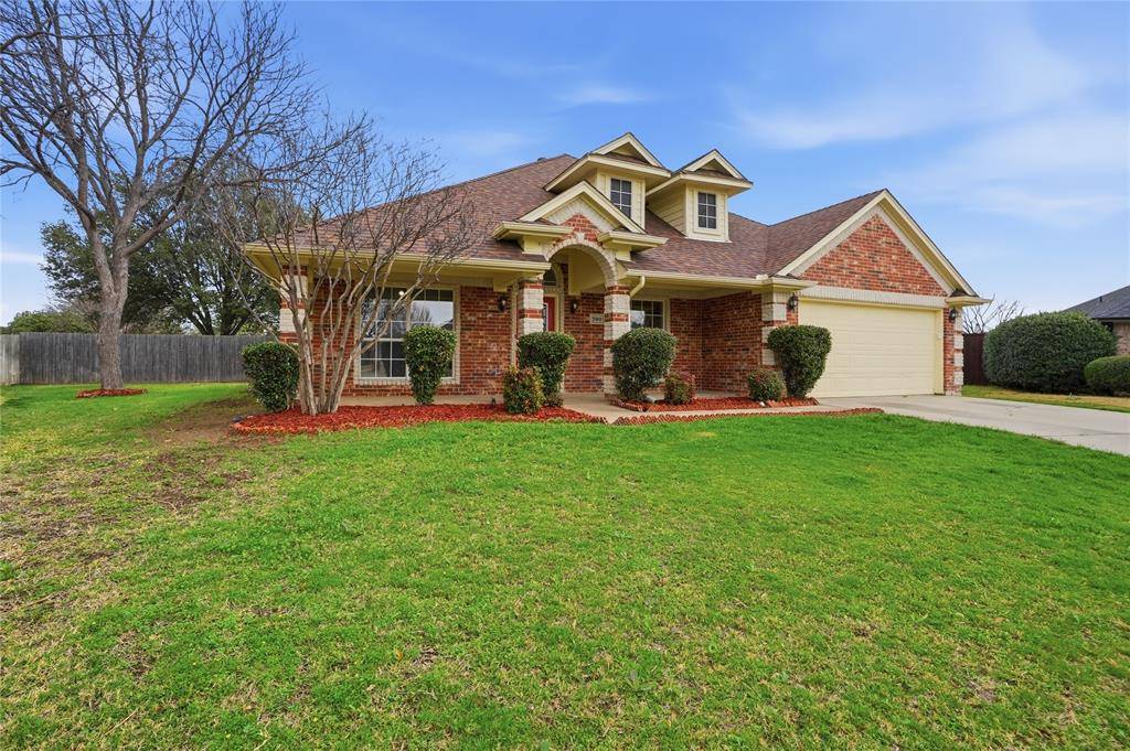 500 Surry Court, Saginaw, TX 76179