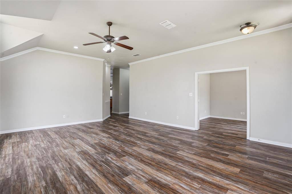 500 Surry Court, Saginaw, TX 76179