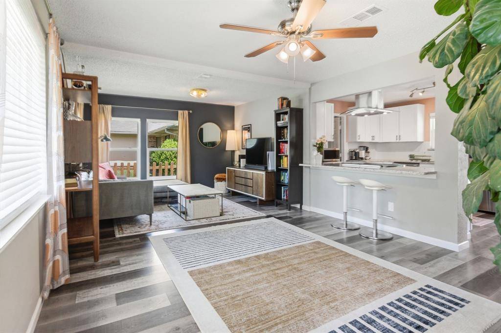 722 Cindy Drive, Cedar Hill, TX 75104