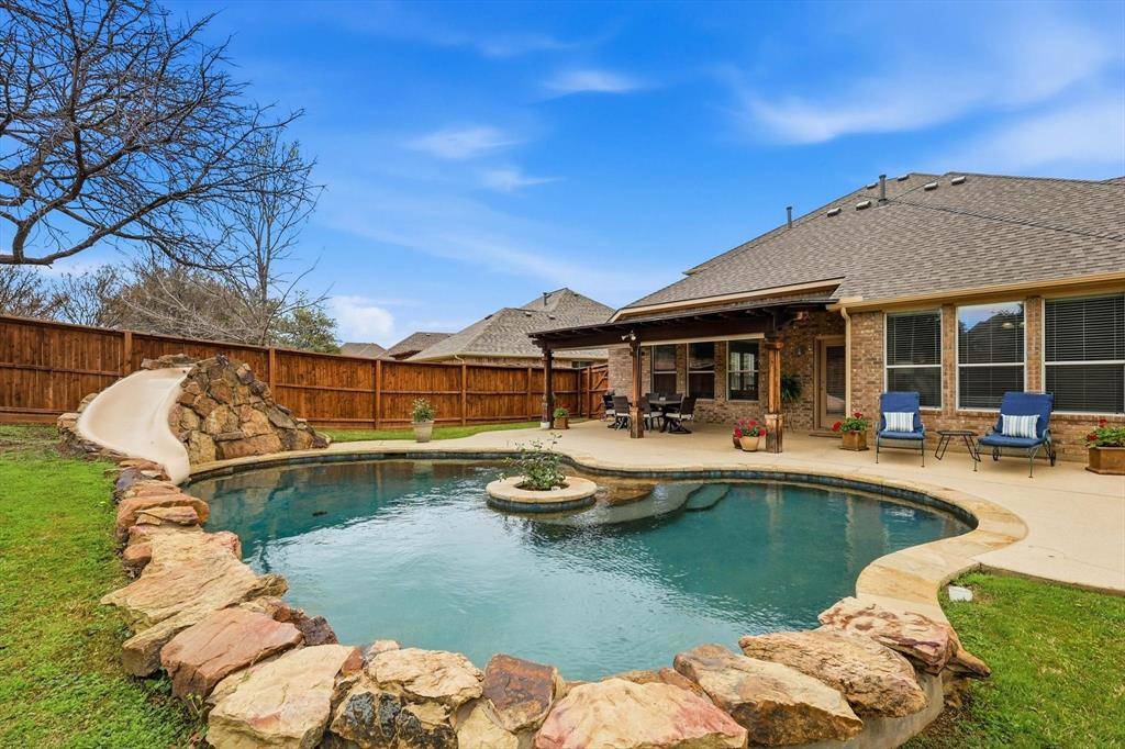 8321 Marsh Street, Lantana, TX 76226