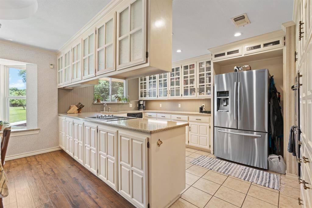 180 Nelson Wyatt Road, Mansfield, TX 76063