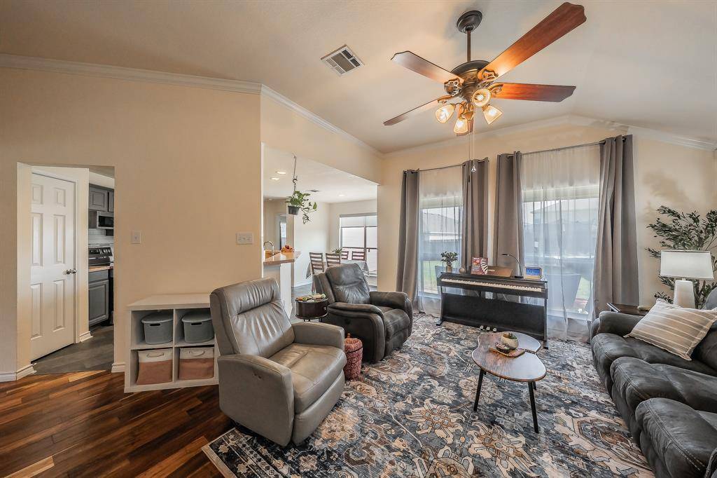 660 Rosario Lane, Fort Worth, TX 76052