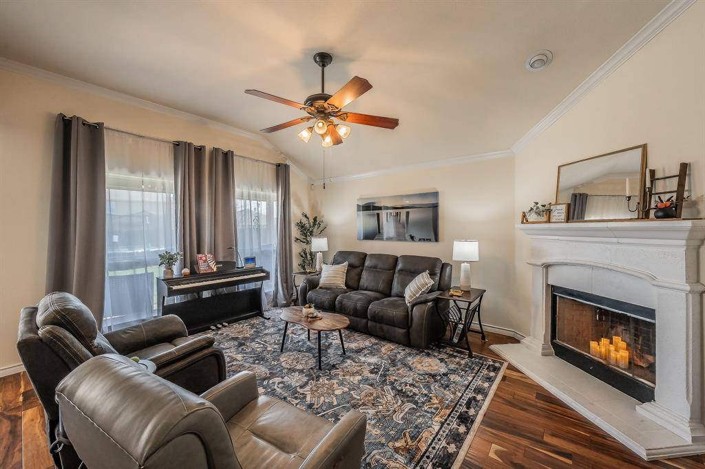 660 Rosario Lane, Fort Worth, TX 76052