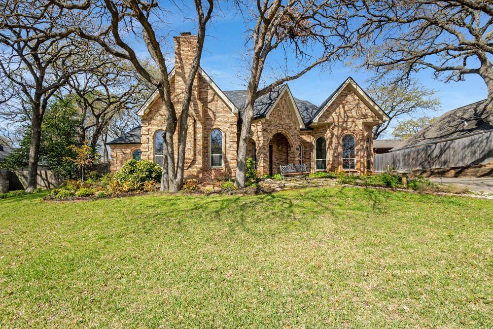 3917 Laurel Lane, Bedford, TX 76021