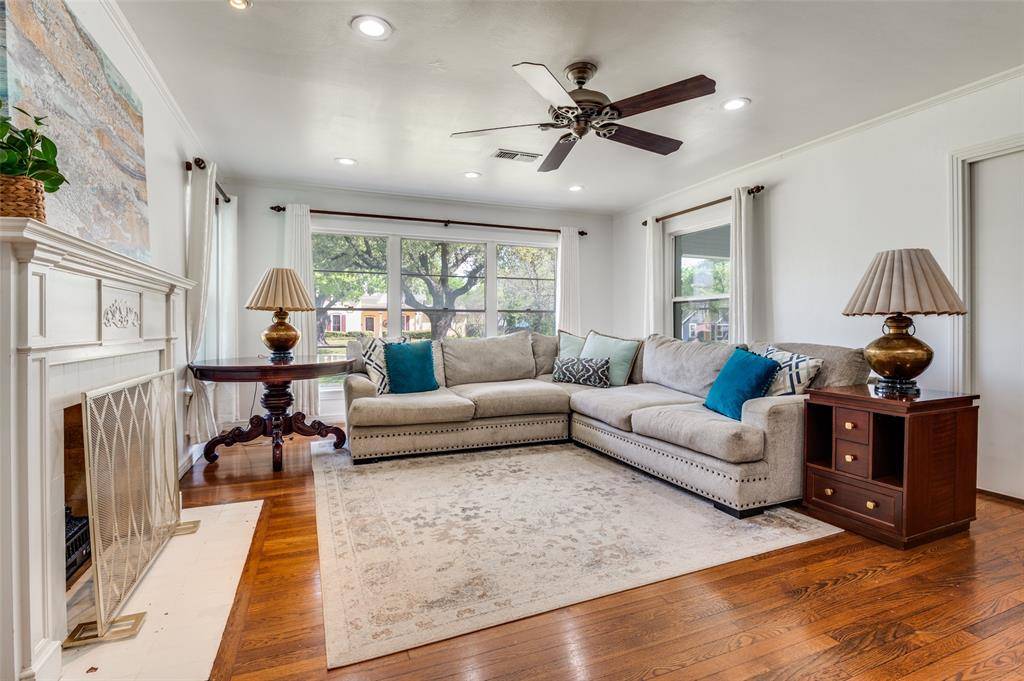 901 Bryson Street, Waxahachie, TX 75165