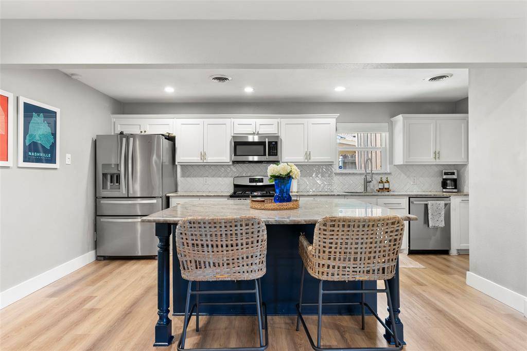 10647 Chesterton Drive, Dallas, TX 75238