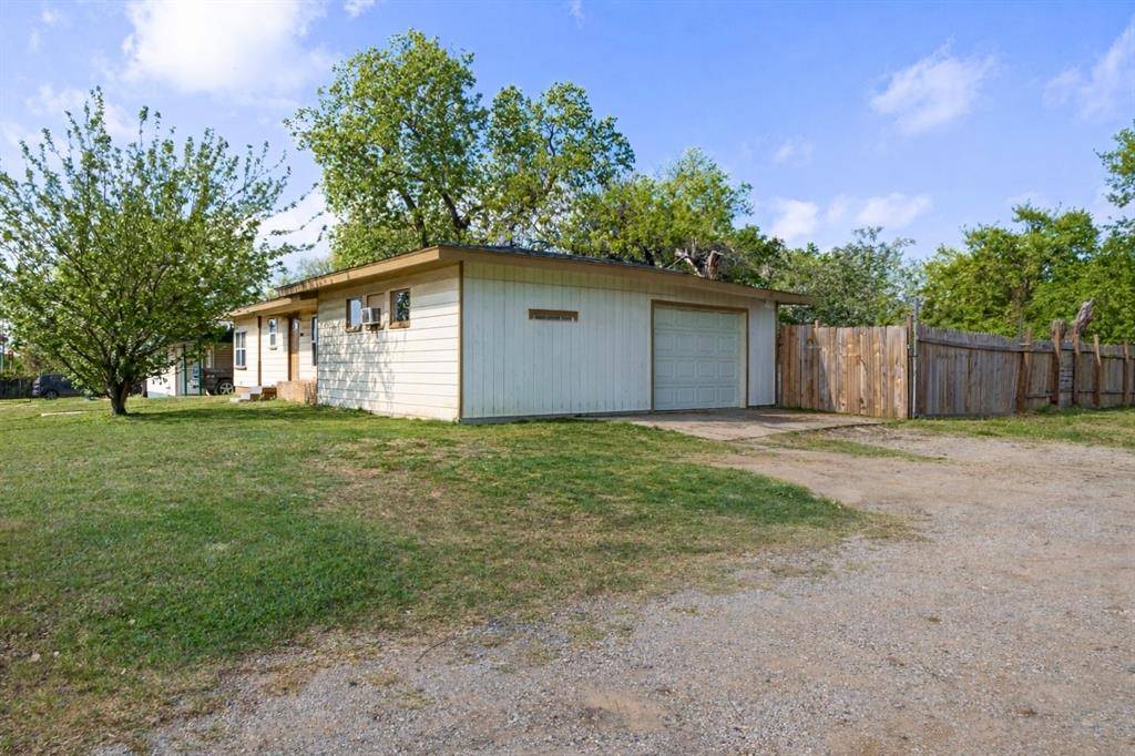 3000 Pate Drive, Fort Worth, TX 76105