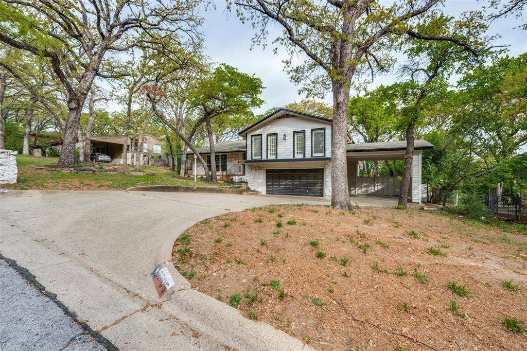 2705 Black Oak Lane, Arlington, TX 76012