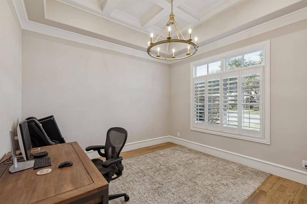 6526 Sondra Drive, Dallas, TX 75214