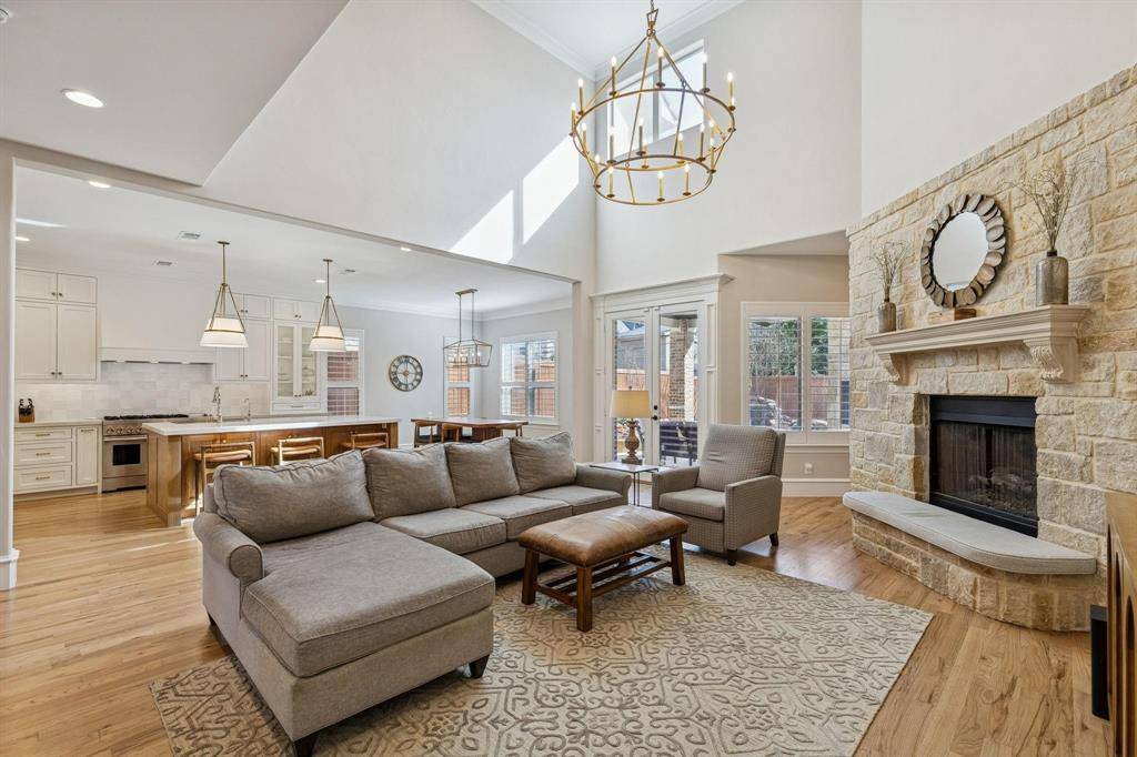 6526 Sondra Drive, Dallas, TX 75214