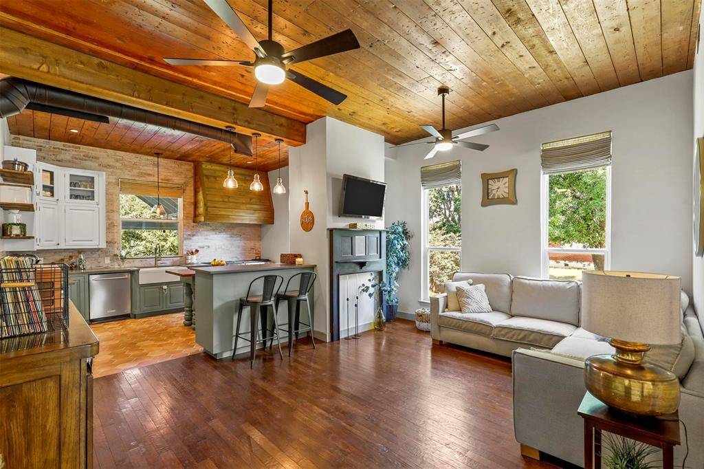 115 N 1st Street, Midlothian, TX 76065