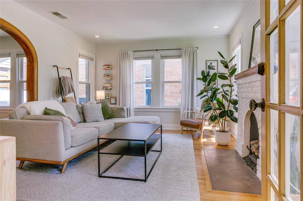 3343 Gibsondell Avenue, Dallas, TX 75211