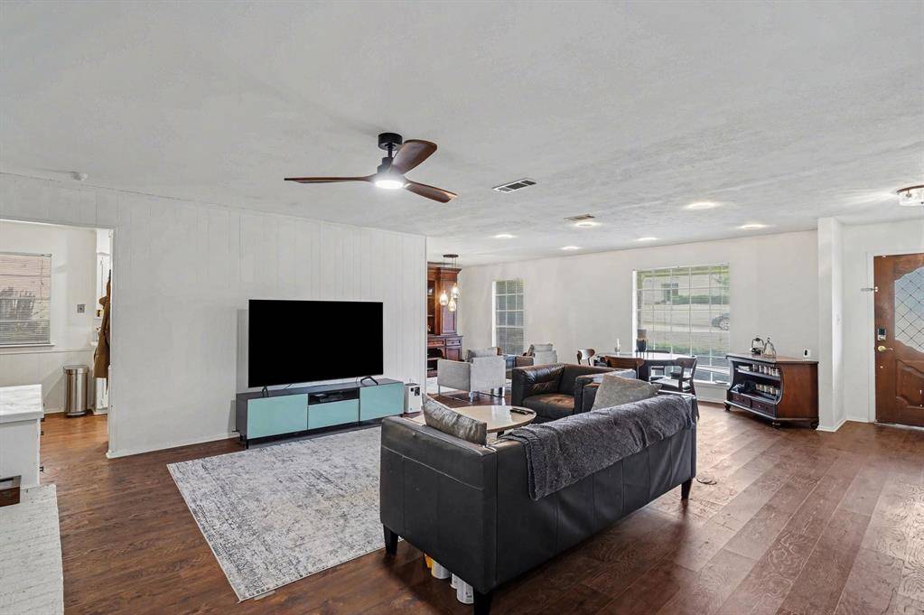 4858 Winesanker Way, Fort Worth, TX 76133