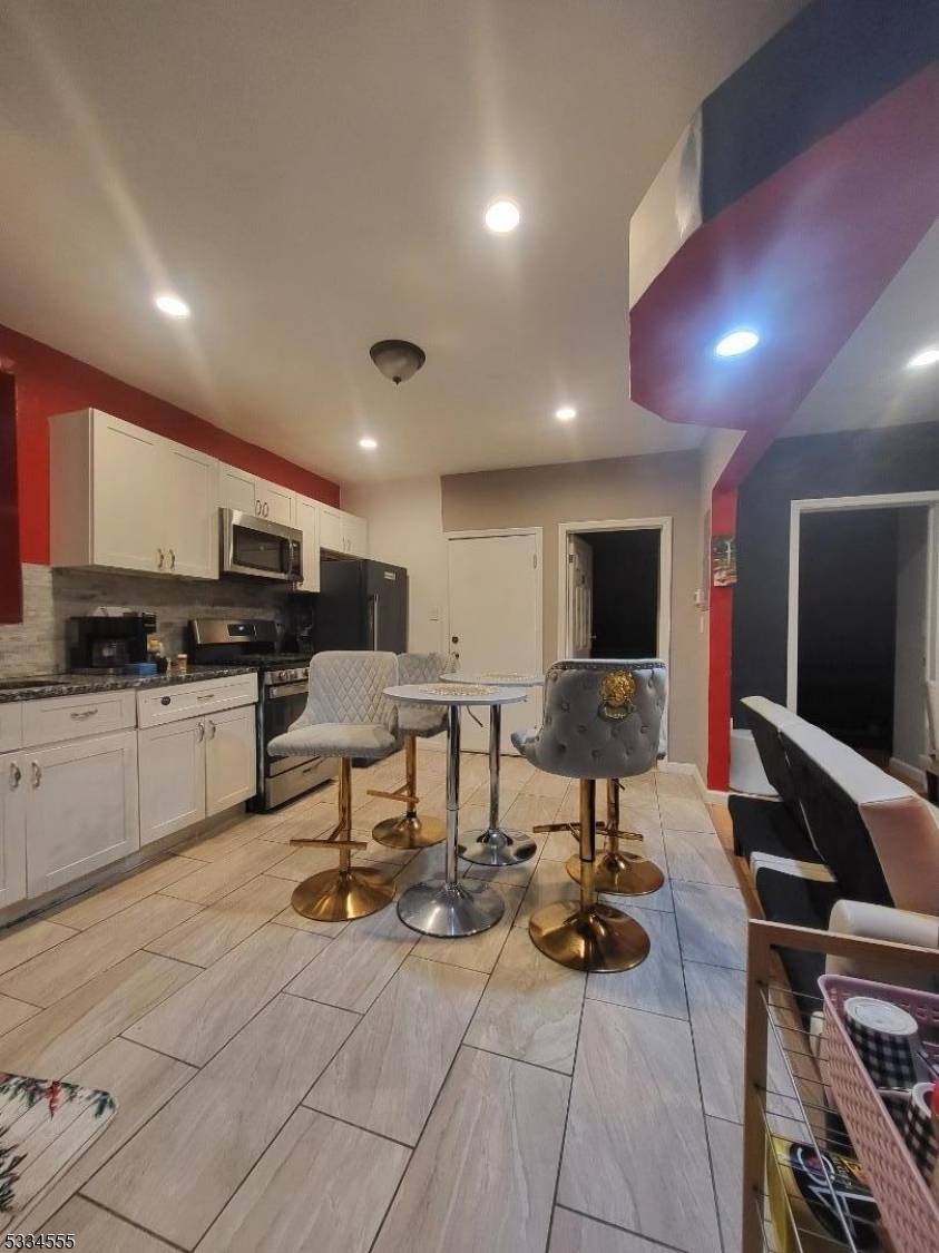 89 Tremont Ave, East Orange City, NJ 07018