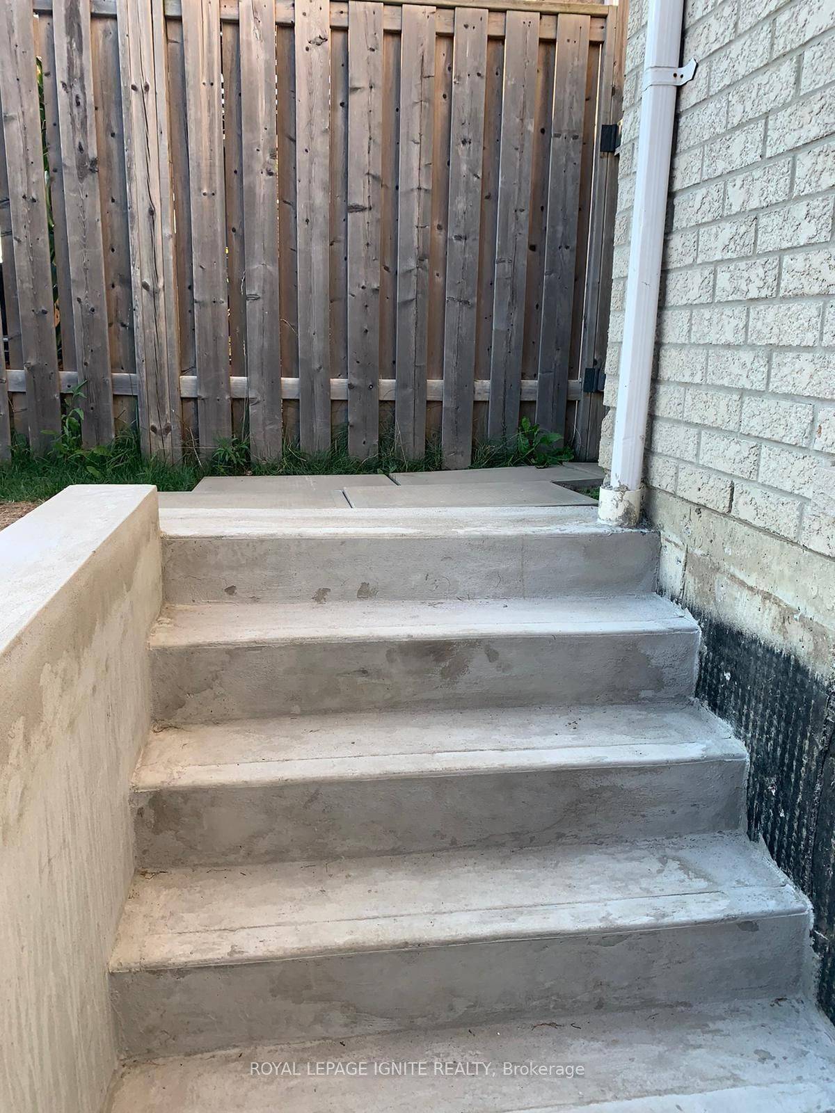 36 Bellinger DR #BSMT, Ajax, ON L1T 4P7