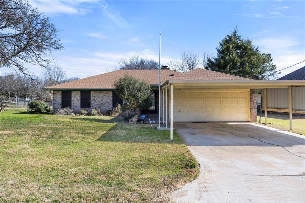 417 Sky Harbour Court, Granbury, TX 76049