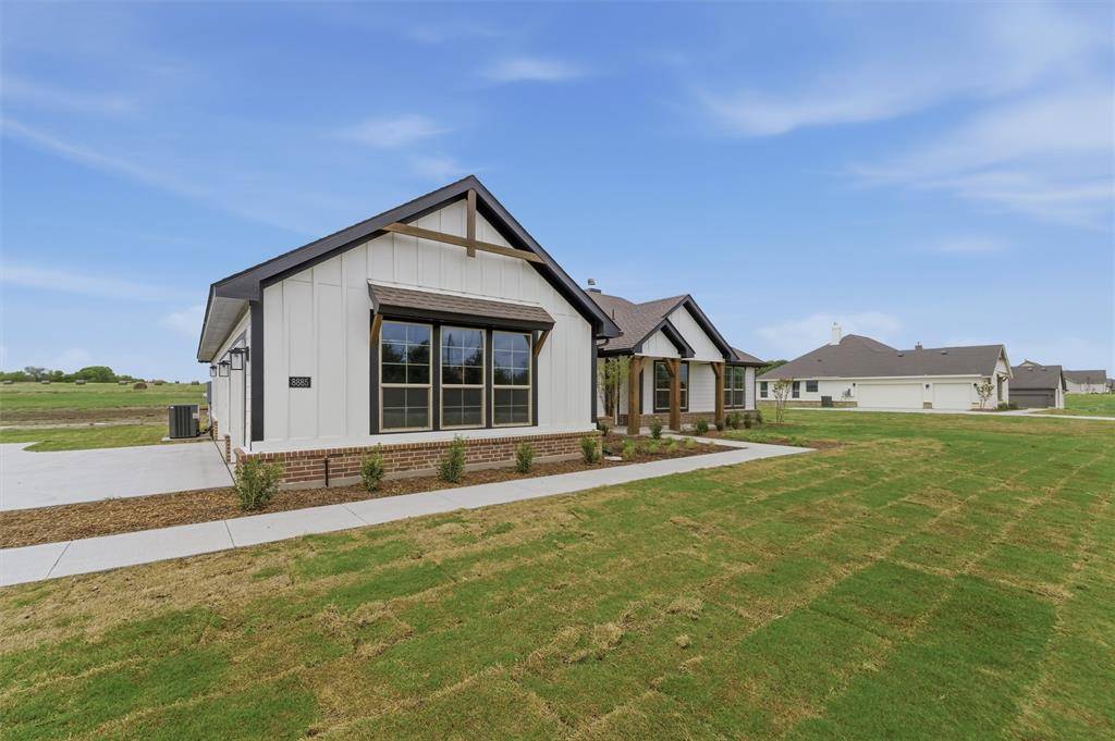 8885 County Road 623, Blue Ridge, TX 75424