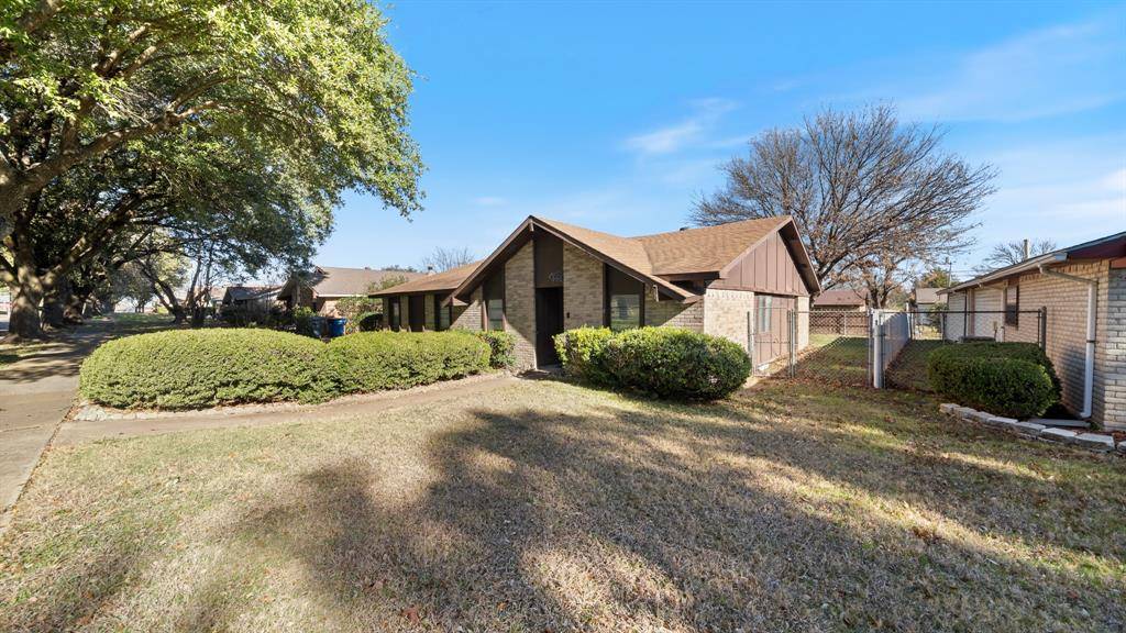 7020 Nandina Drive, Dallas, TX 75241