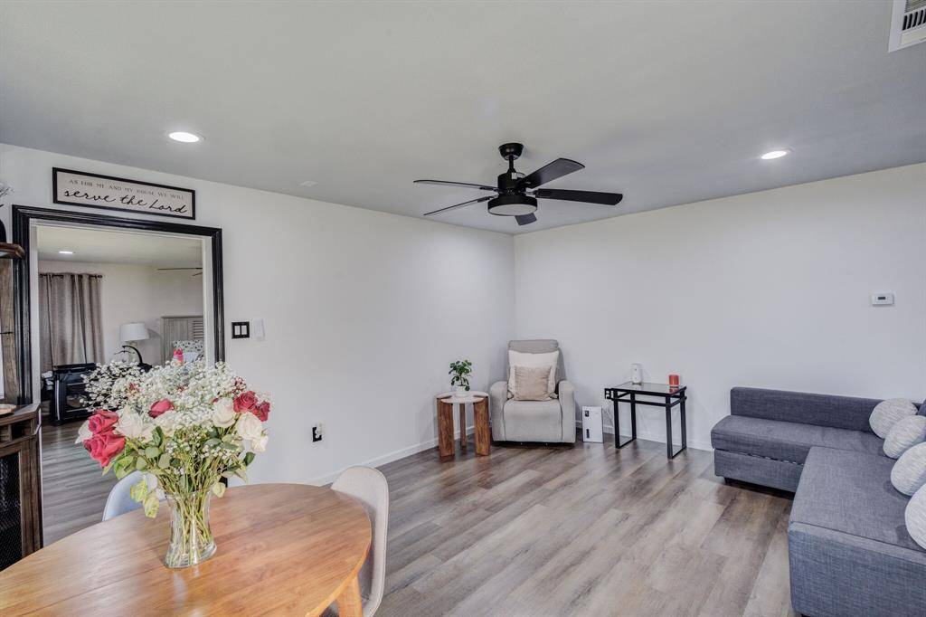 709 Dallas Street, Grand Prairie, TX 75051