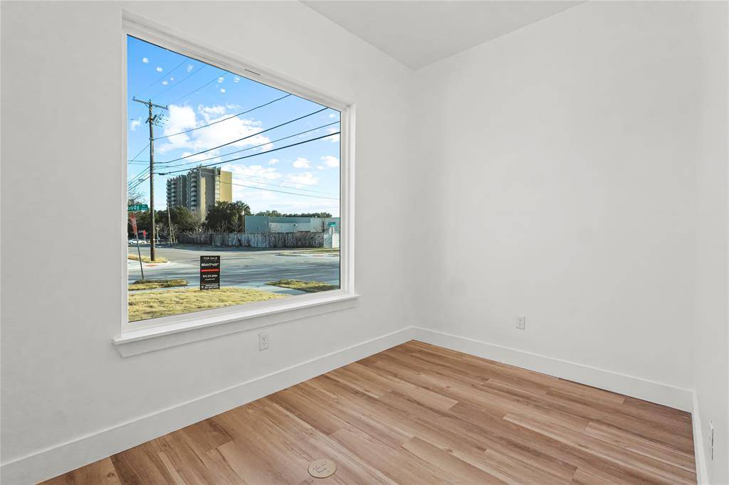 2401 Peabody Avenue, Dallas, TX 75215