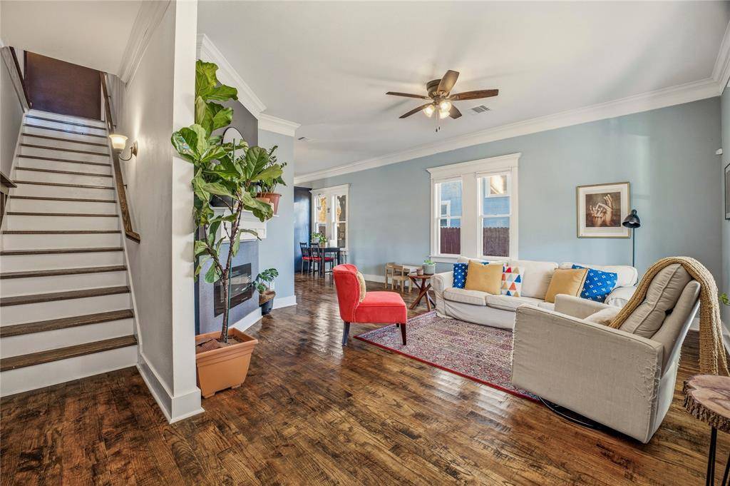 818 W Richmond Avenue, Fort Worth, TX 76110