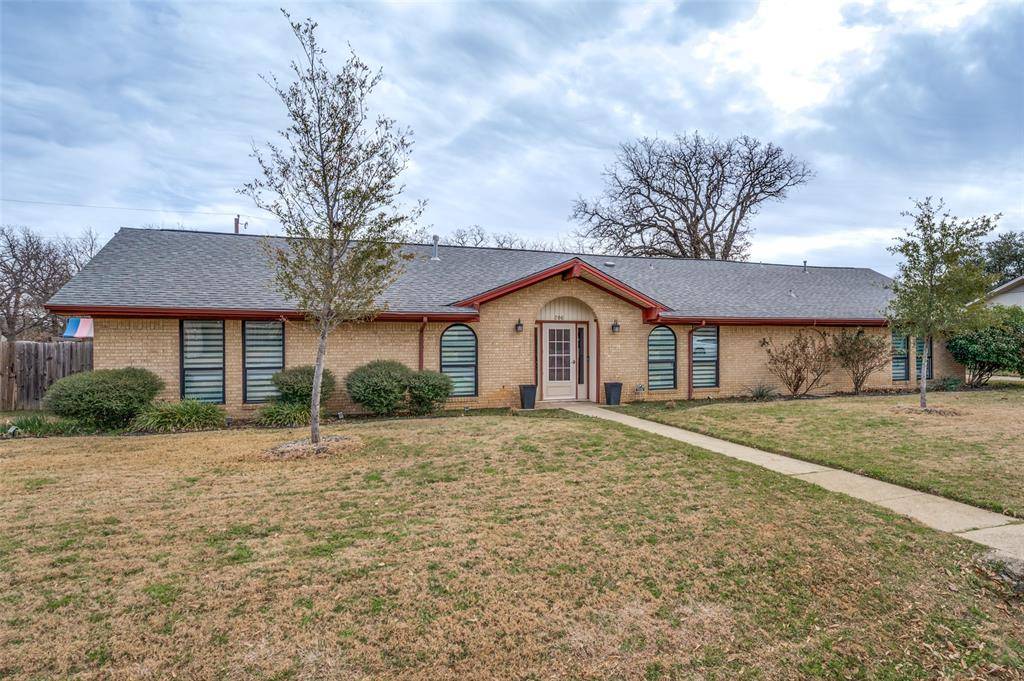 206 Edgewood Drive, Highland Village, TX 75077