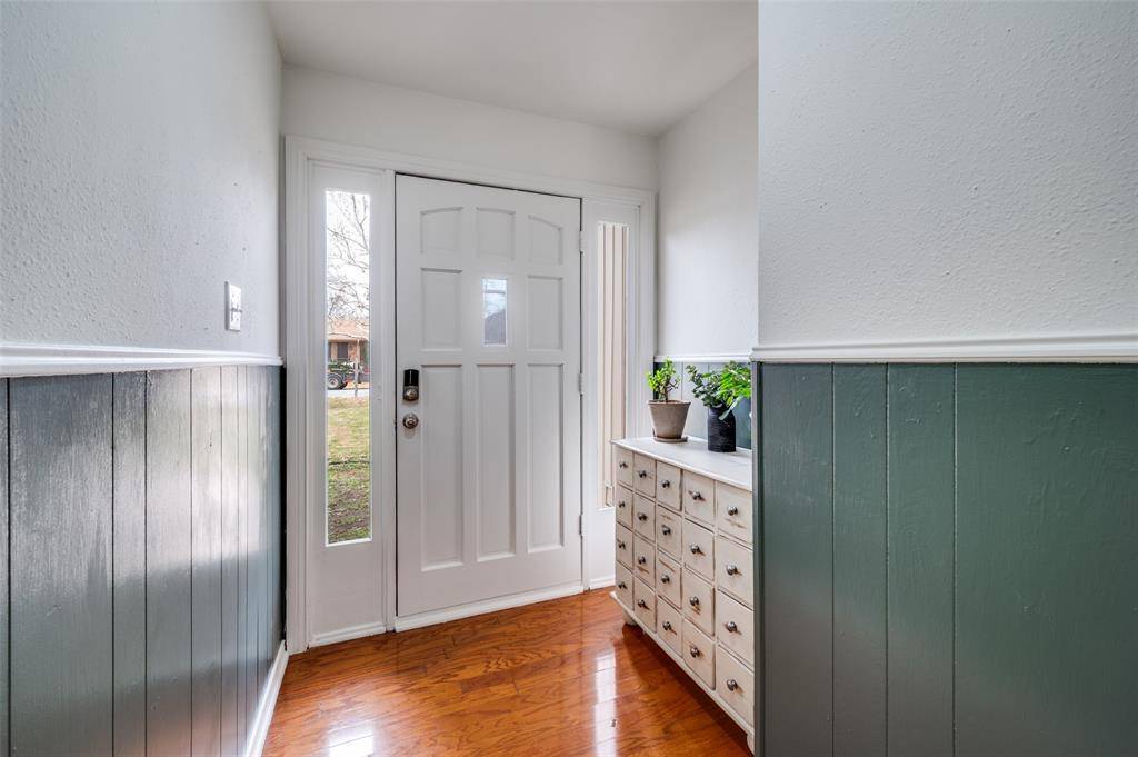 206 Edgewood Drive, Highland Village, TX 75077