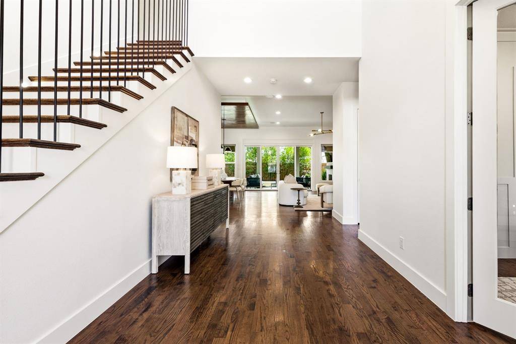 6726 Park Lane, Dallas, TX 75225