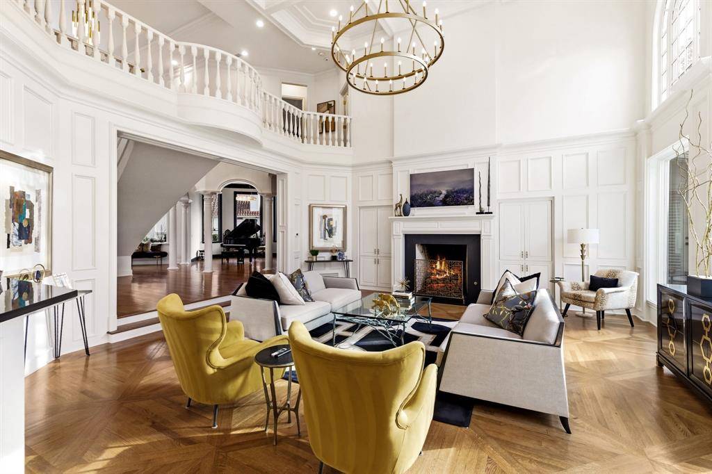 13 Downs Lake Circle, Dallas, TX 75230