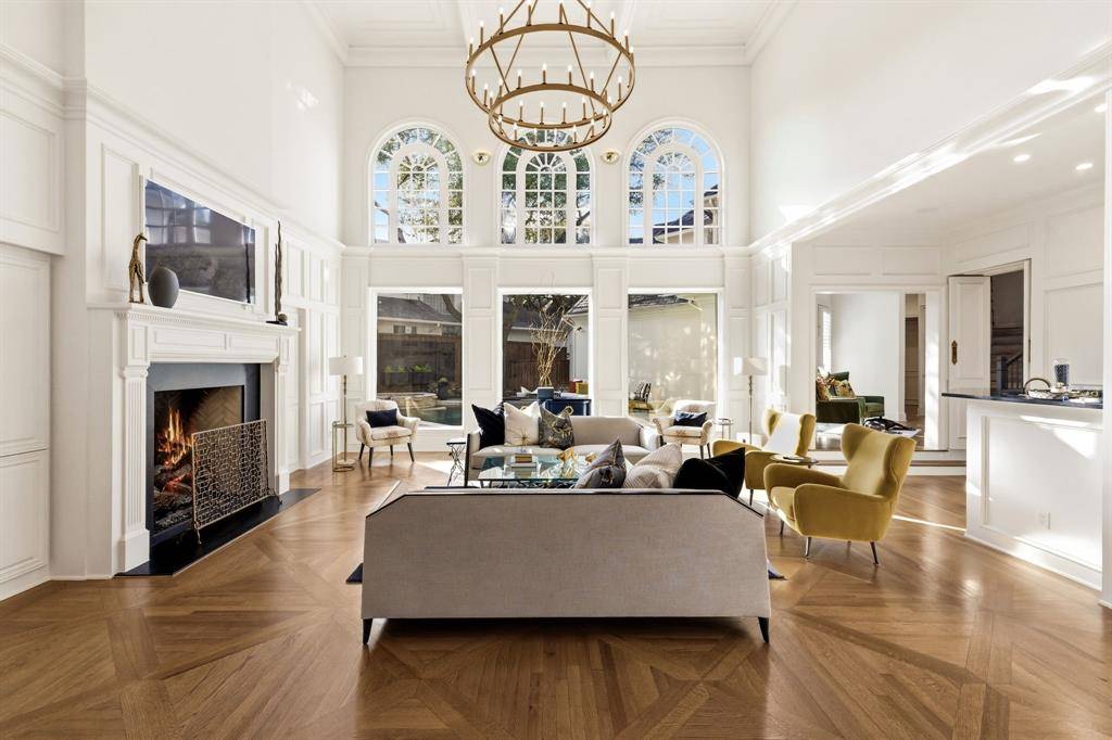 13 Downs Lake Circle, Dallas, TX 75230