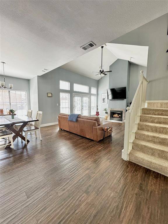 213 Cimarron Trail #1, Irving, TX 75063