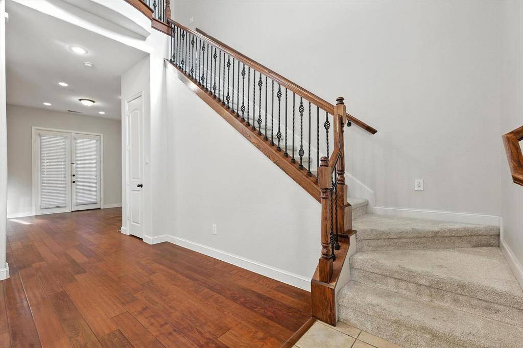 6755 Plaza Via, Irving, TX 75039