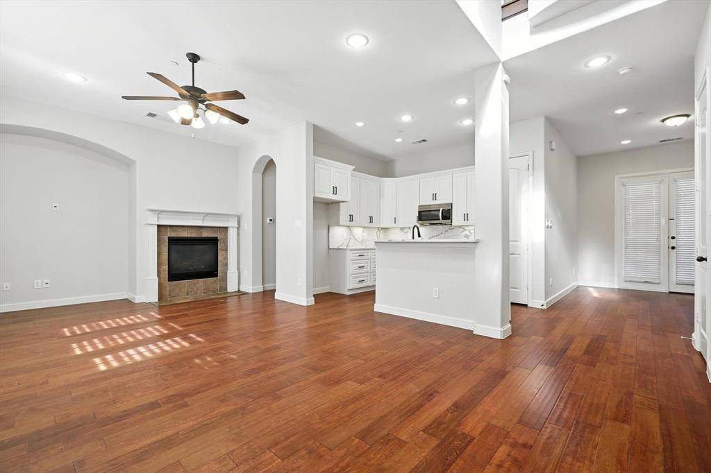 6755 Plaza Via, Irving, TX 75039