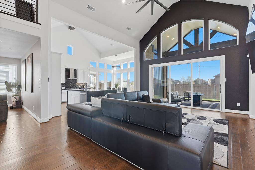 7548 Ridge Lane, Grand Prairie, TX 75054