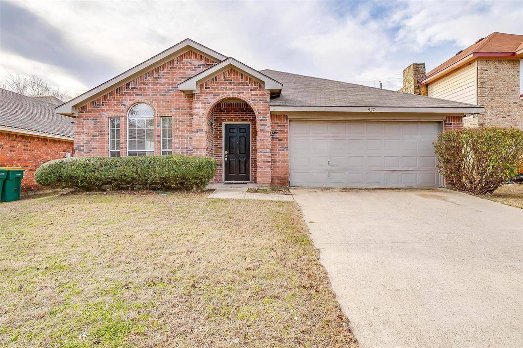927 Simon Drive, Cedar Hill, TX 75104