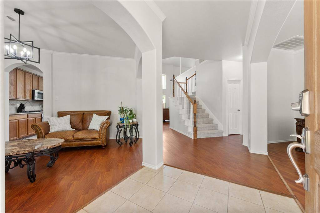 708 Crockett Drive, Mansfield, TX 76063