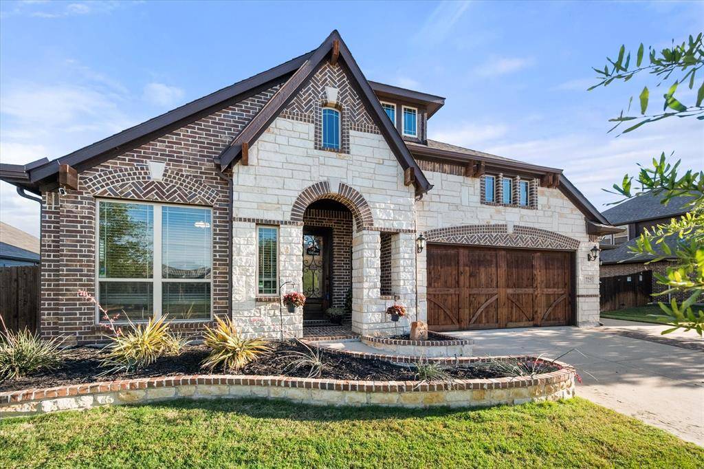 725 Staghorn Street, Midlothian, TX 76065