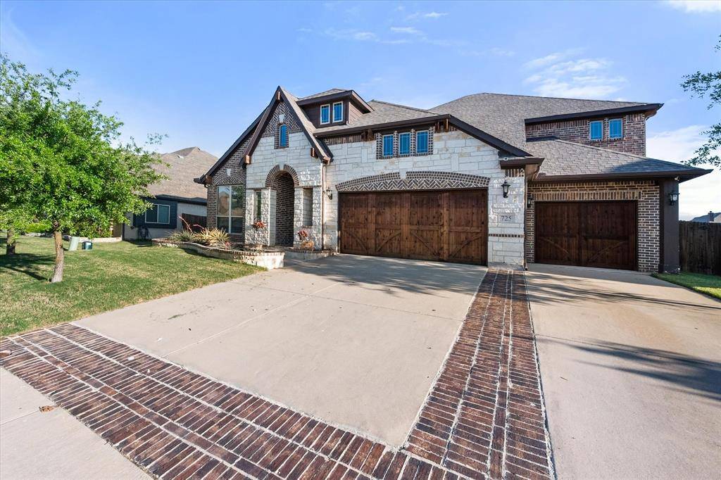 725 Staghorn Street, Midlothian, TX 76065