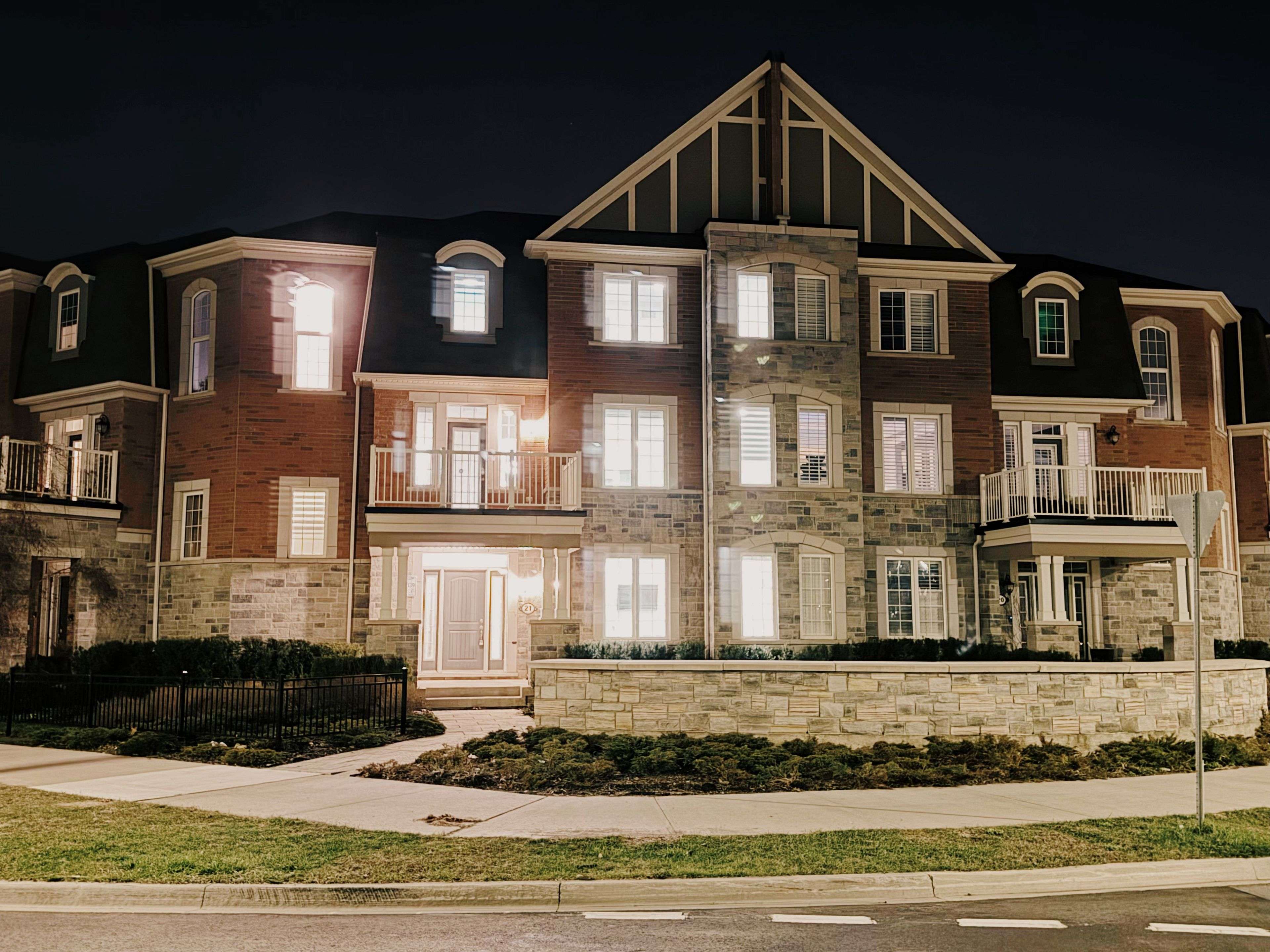 1222 Rose WAY #21, Milton, ON L9E 1P2