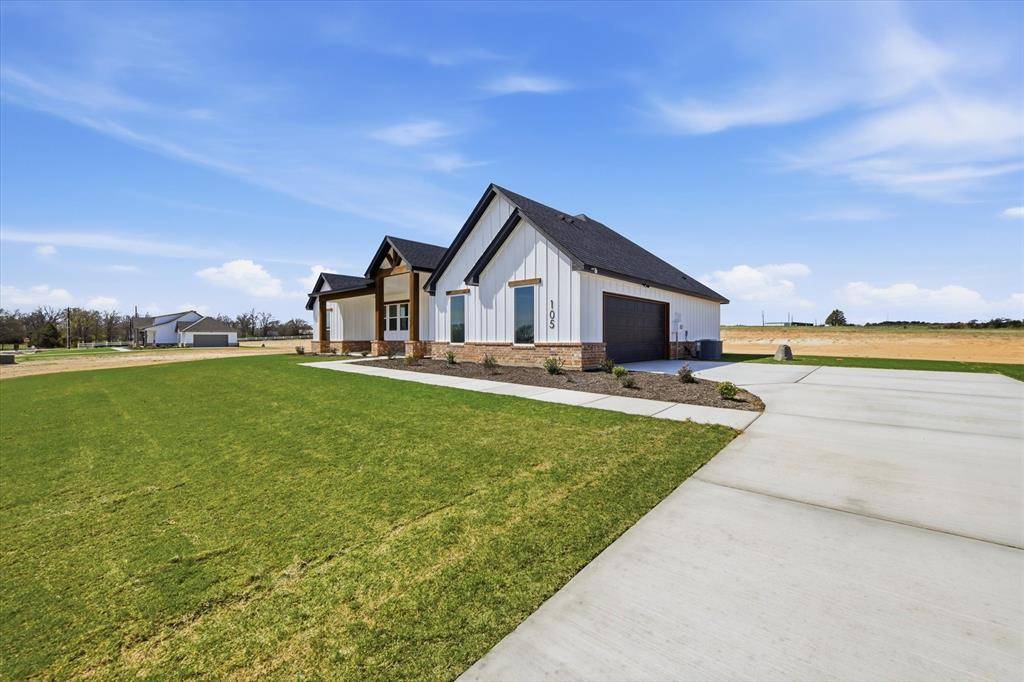 105 Cattleman Drive, Poolville, TX 76082