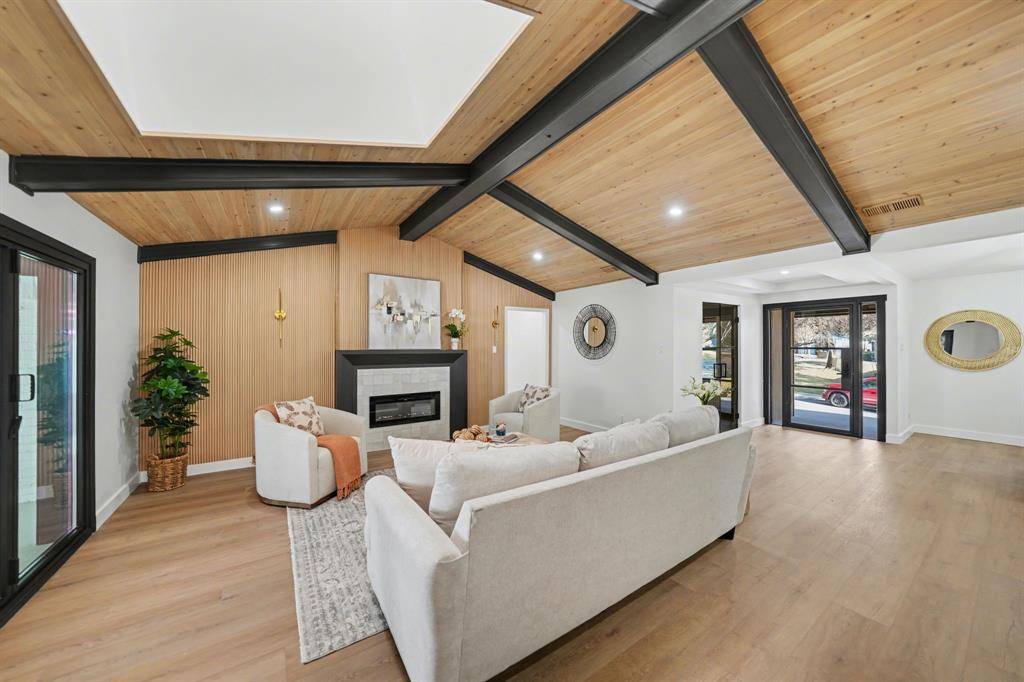 7115 Cosgrove Drive, Dallas, TX 75231