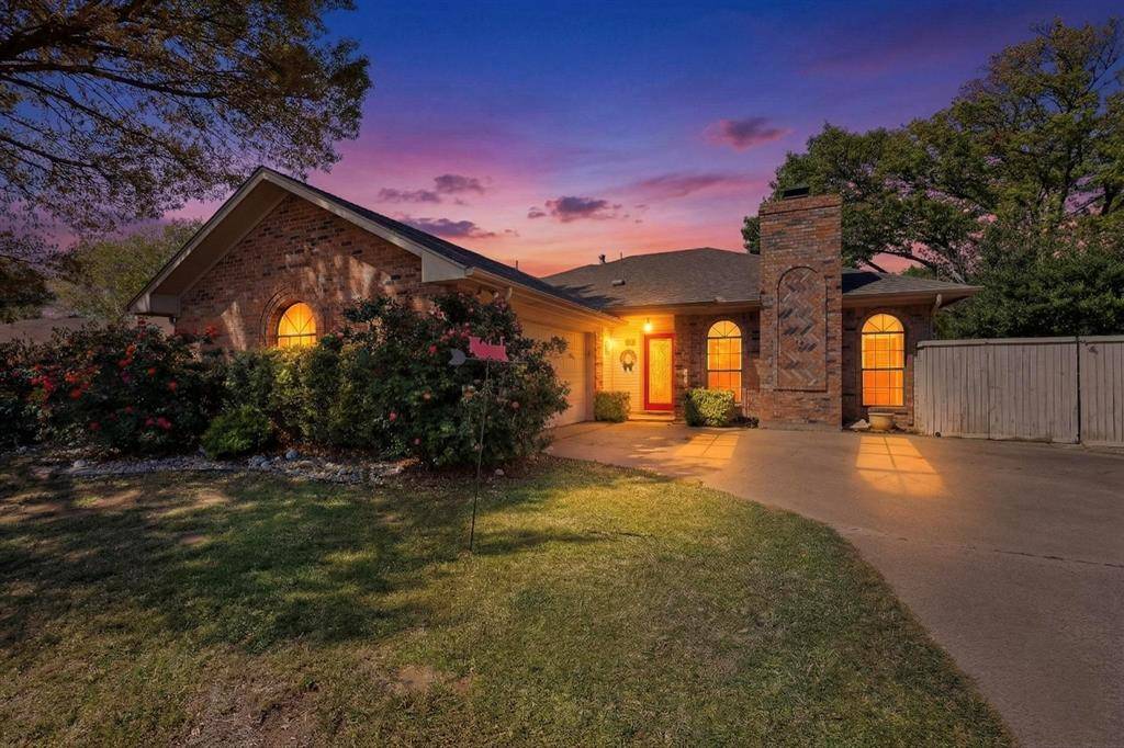 2212 Oak Bluff Drive, Flower Mound, TX 75028