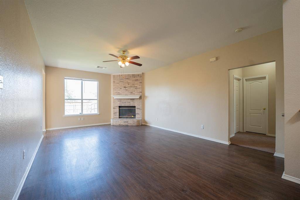 447 Maplegrove Road, Cedar Hill, TX 75104