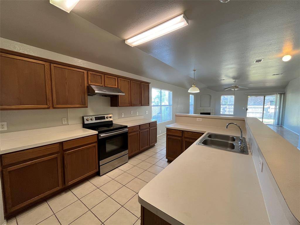 4201 Vinyard Way, Denton, TX 76226