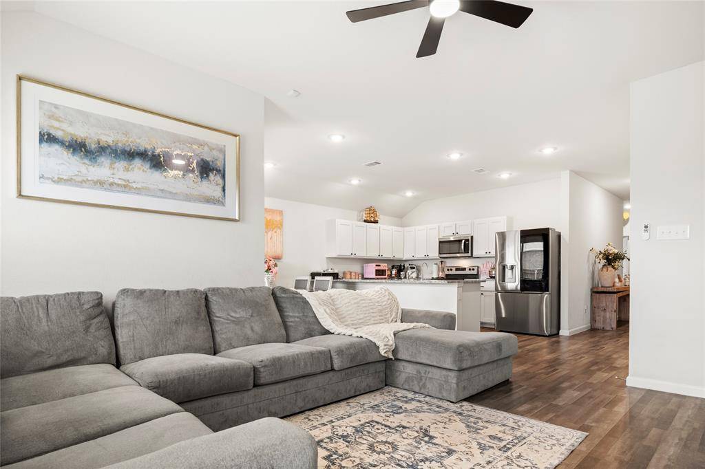 3640 Chestnut Oak Drive, Dallas, TX 75253