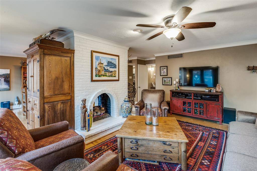 5930 Sandhurst Lane #120, Dallas, TX 75206