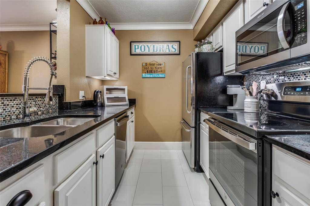 5930 Sandhurst Lane #120, Dallas, TX 75206