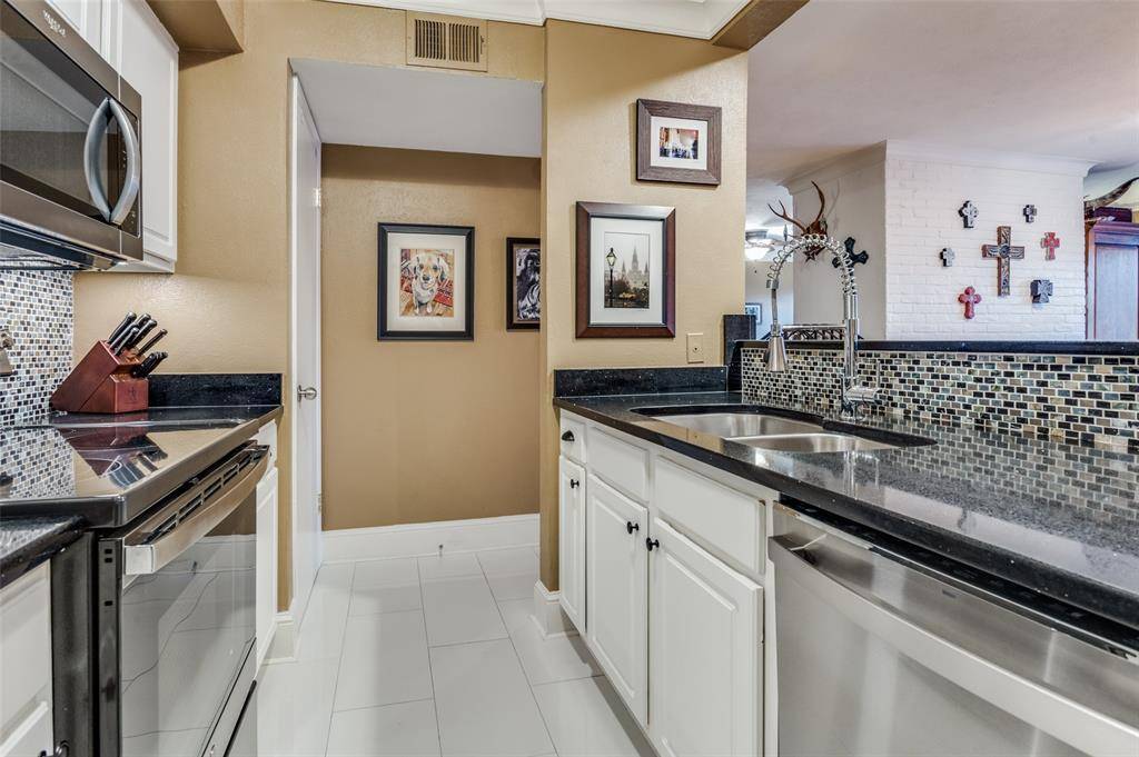 5930 Sandhurst Lane #120, Dallas, TX 75206