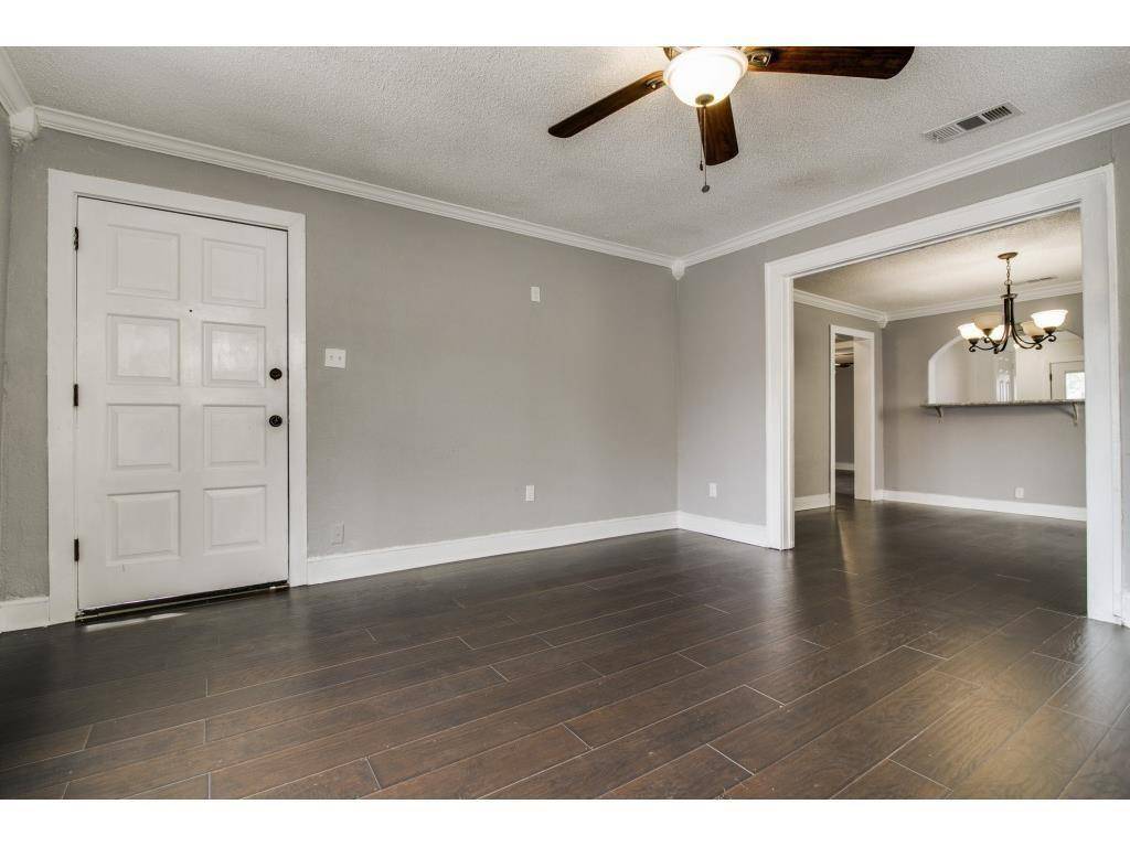 126 Neches, Dallas, TX 75208