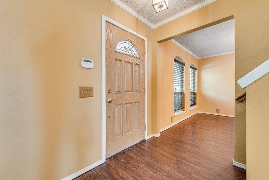 220 High Pointe Lane, Cedar Hill, TX 75104